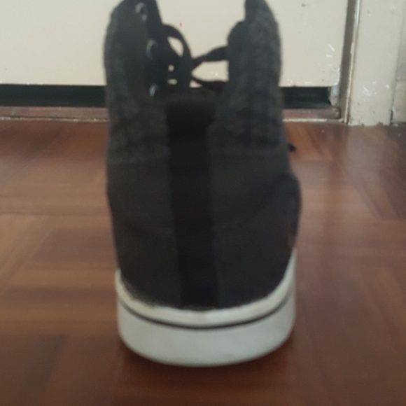 Shoes - Picture 3 of 4